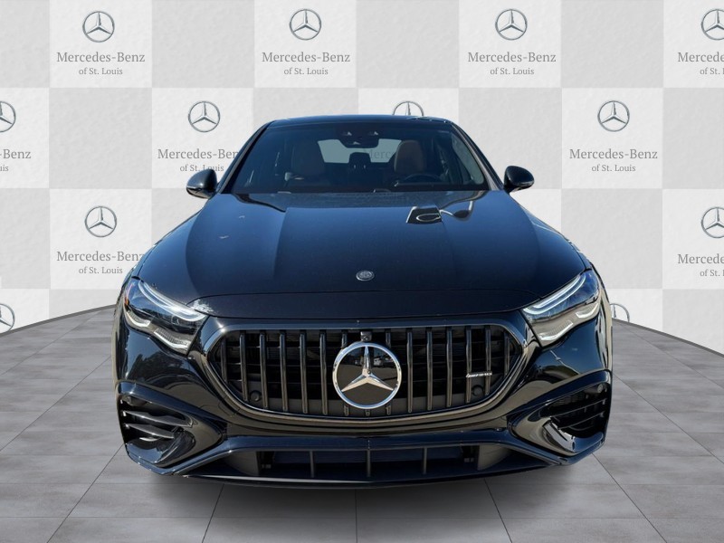 Mercedes-Benz E-Class Vehicle Full-screen Gallery Image 5