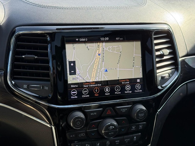 Jeep Grand Cherokee Vehicle Full-screen Gallery Image 27