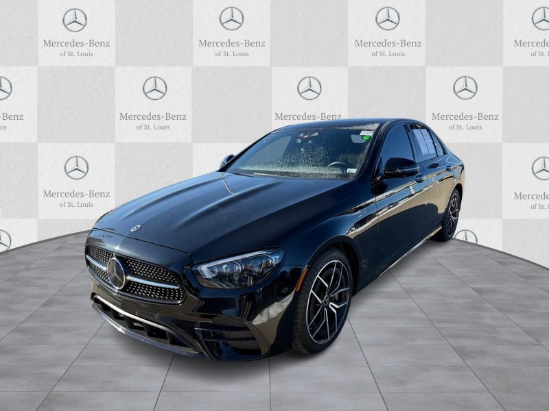 Mercedes-Benz E-Class Vehicle Full-screen Gallery Image 5