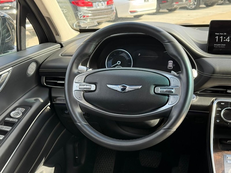 Genesis GV80 Vehicle Full-screen Gallery Image 11