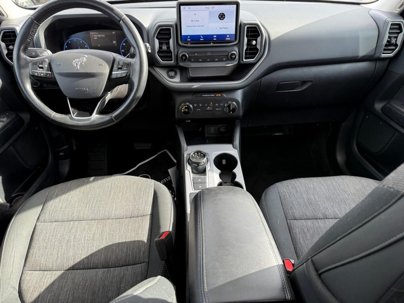 Ford Bronco Sport Vehicle Full-screen Gallery Image 11