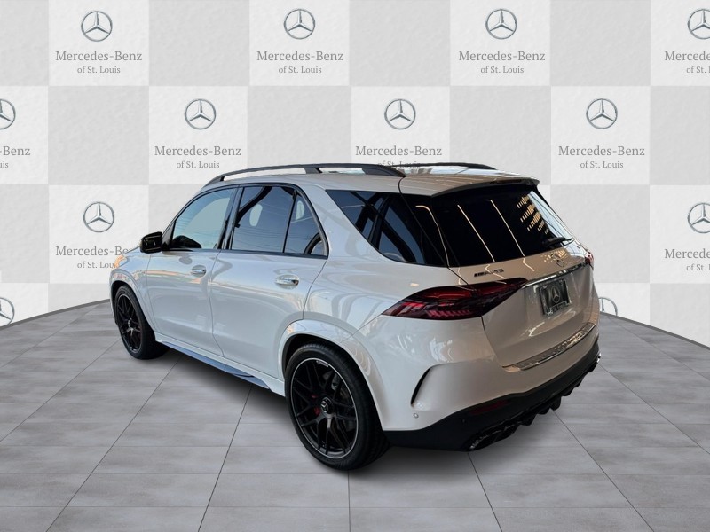 Mercedes-Benz GLE Vehicle Full-screen Gallery Image 3