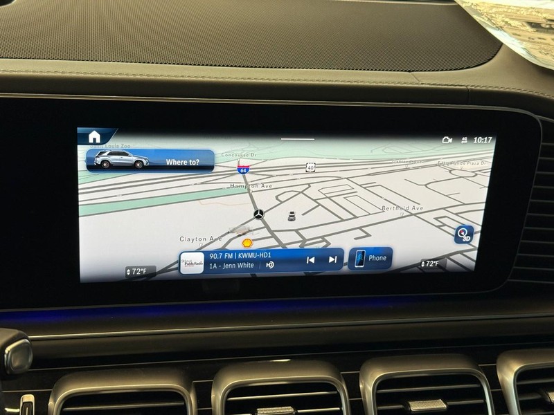 Mercedes-Benz GLE Vehicle Full-screen Gallery Image 27