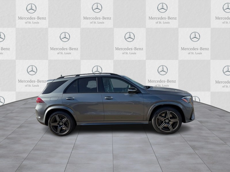 Mercedes-Benz GLE Vehicle Full-screen Gallery Image 2