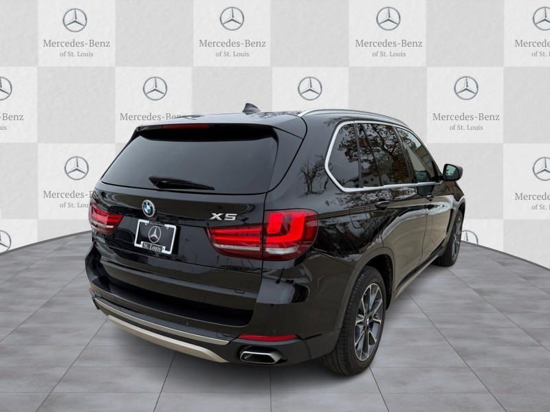 BMW X5 Vehicle Full-screen Gallery Image 2