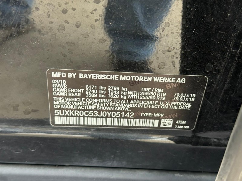 BMW X5 Vehicle Full-screen Gallery Image 22