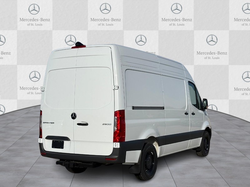 Mercedes-Benz Sprinter Van Vehicle Full-screen Gallery Image 3