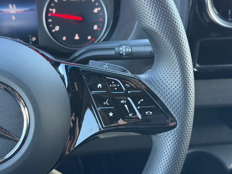 Mercedes-Benz Sprinter Van Vehicle Full-screen Gallery Image 15