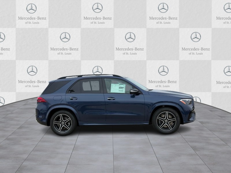 Mercedes-Benz GLE Vehicle Full-screen Gallery Image 2