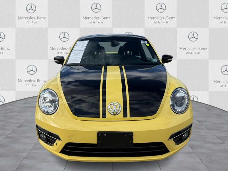 Volkswagen Beetle Coupe Vehicle Full-screen Gallery Image 5