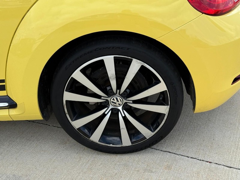 Volkswagen Beetle Coupe Vehicle Full-screen Gallery Image 8