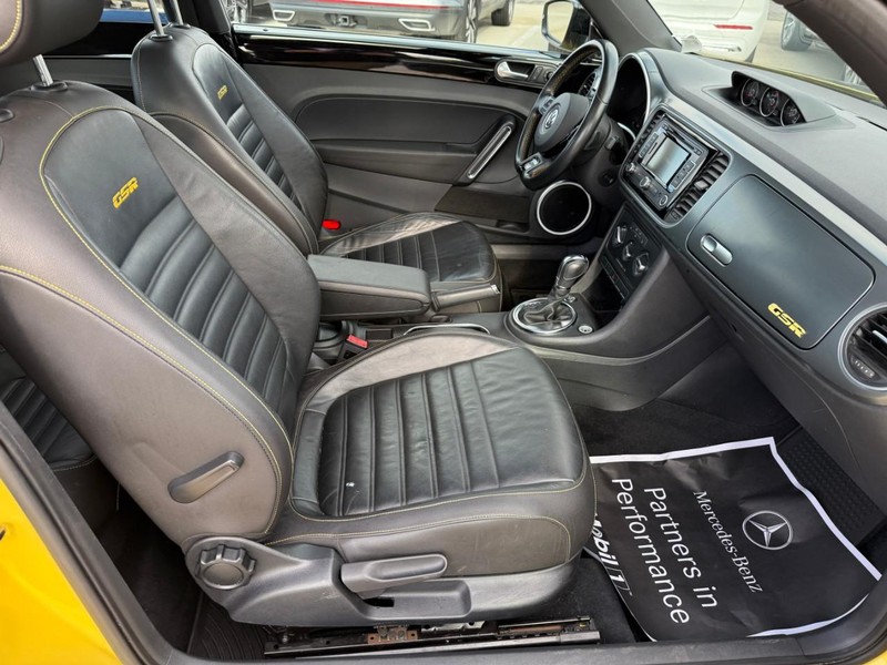 Volkswagen Beetle Coupe Vehicle Full-screen Gallery Image 9