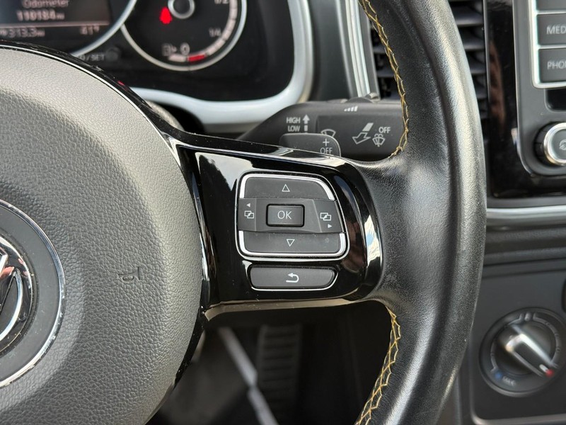 Volkswagen Beetle Coupe Vehicle Full-screen Gallery Image 15