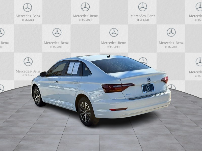 Volkswagen Jetta Vehicle Full-screen Gallery Image 4