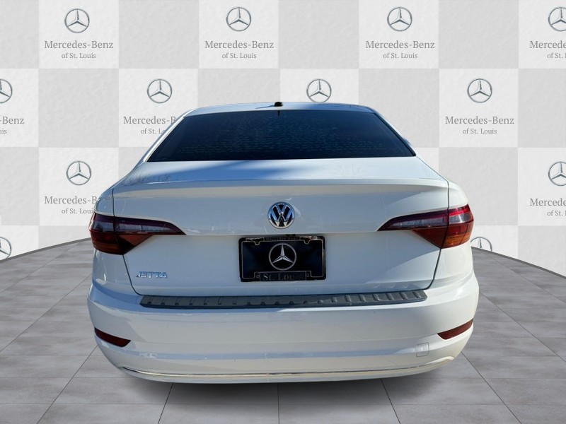 Volkswagen Jetta Vehicle Full-screen Gallery Image 6