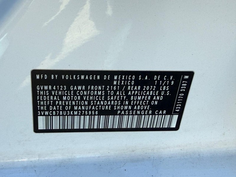 Volkswagen Jetta Vehicle Full-screen Gallery Image 22