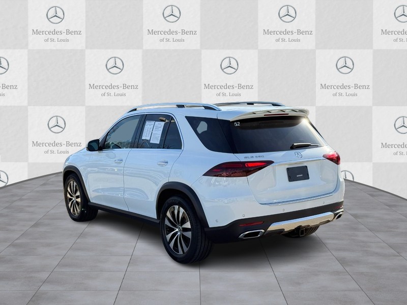 Mercedes-Benz GLE Vehicle Full-screen Gallery Image 4