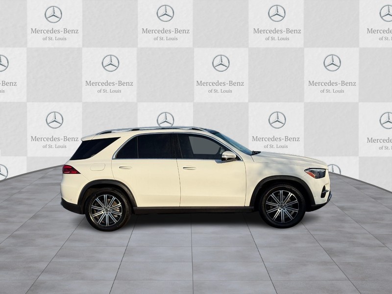 Mercedes-Benz GLE Vehicle Full-screen Gallery Image 2