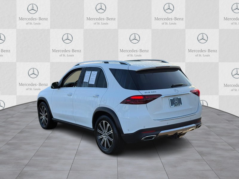 Mercedes-Benz GLE Vehicle Full-screen Gallery Image 4