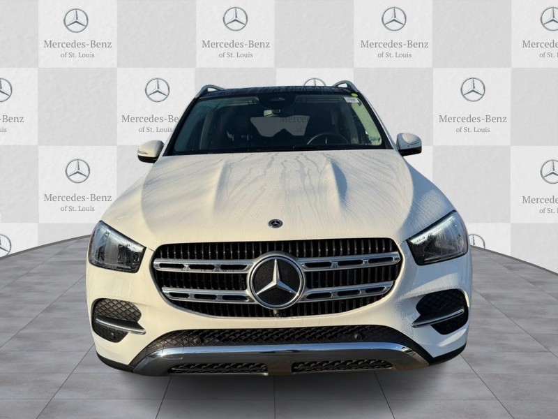 Mercedes-Benz GLE Vehicle Full-screen Gallery Image 5
