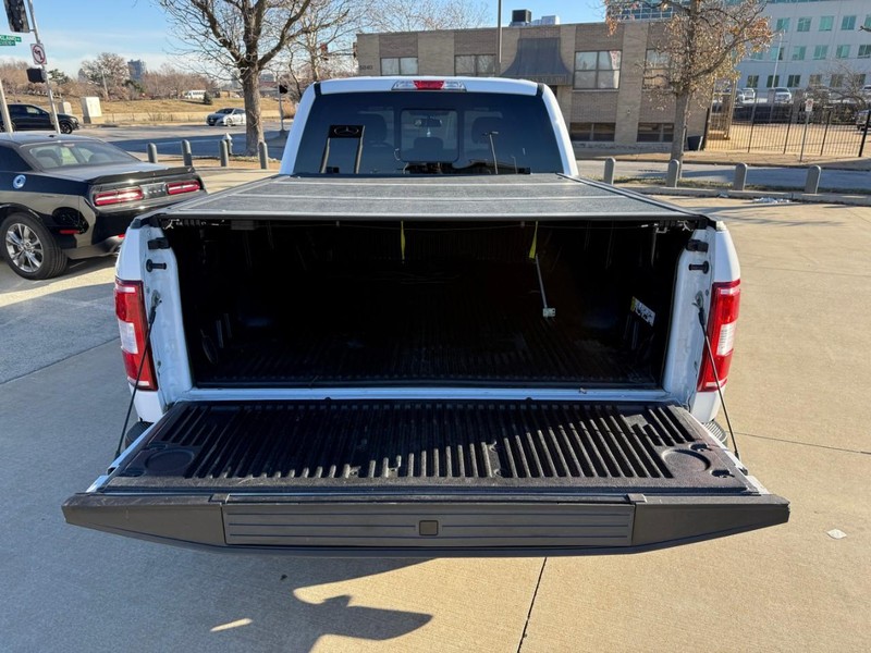 Ford F-150 Vehicle Full-screen Gallery Image 8