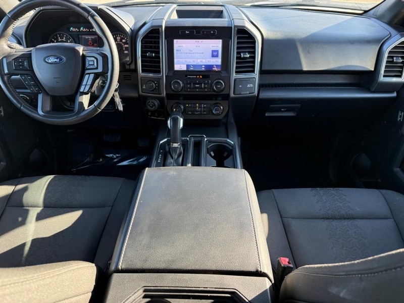 Ford F-150 Vehicle Full-screen Gallery Image 11