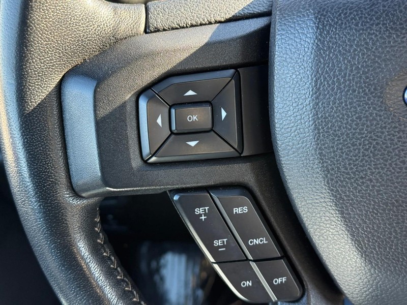 Ford F-150 Vehicle Full-screen Gallery Image 19