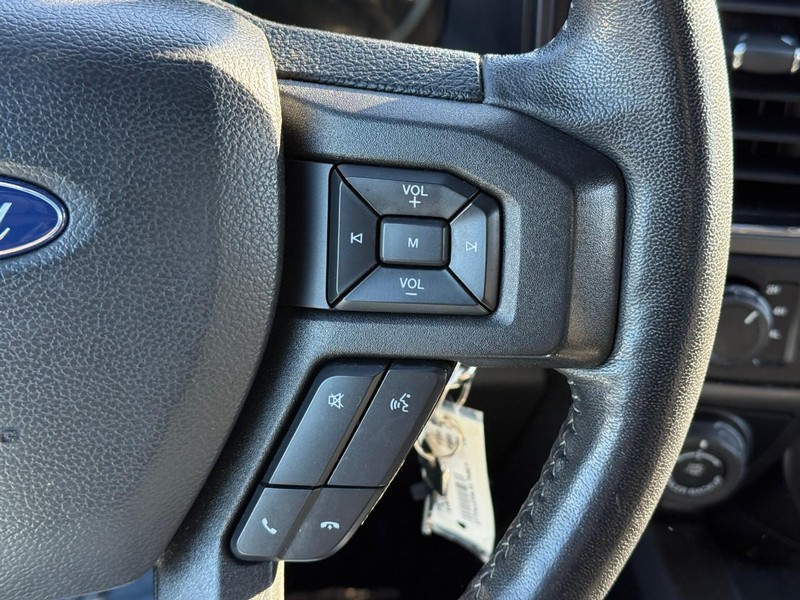 Ford F-150 Vehicle Full-screen Gallery Image 20