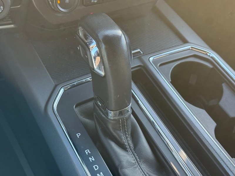 Ford F-150 Vehicle Full-screen Gallery Image 21