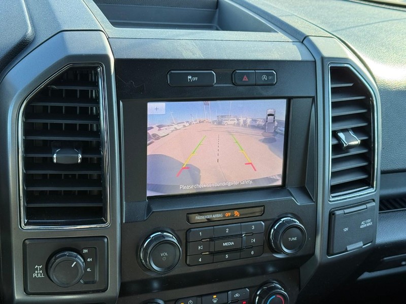 Ford F-150 Vehicle Full-screen Gallery Image 23