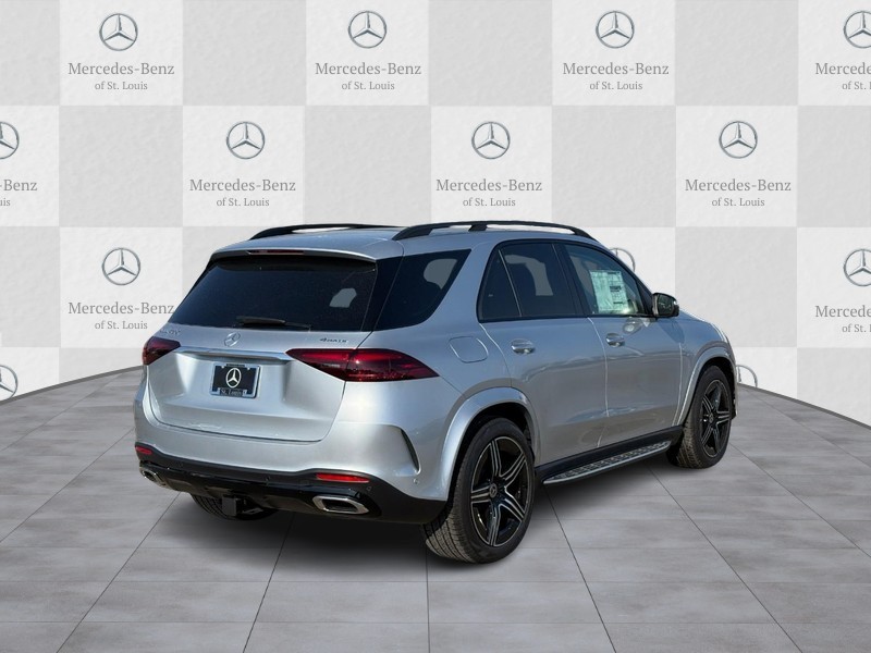 Mercedes-Benz GLE Vehicle Full-screen Gallery Image 3