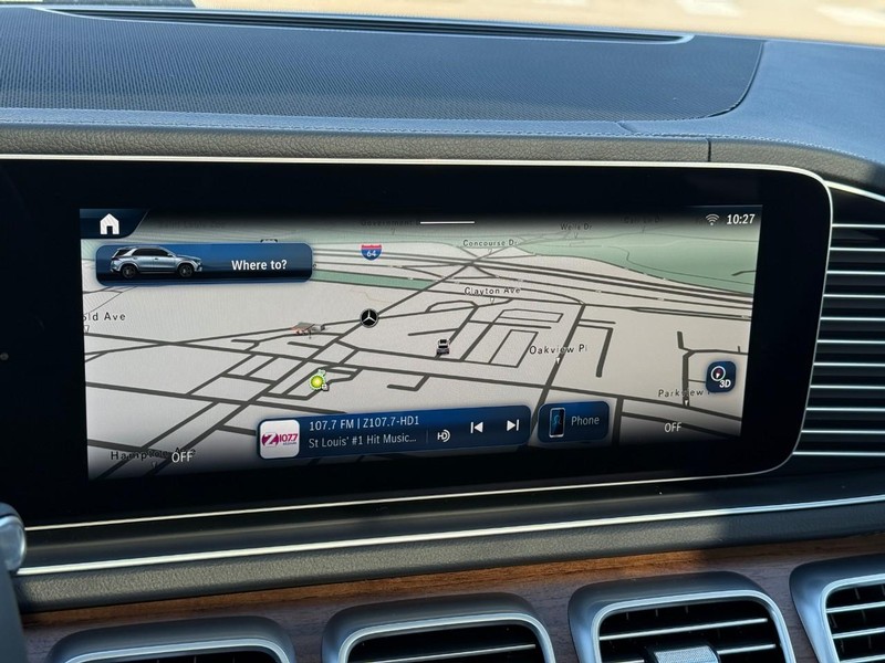 Mercedes-Benz GLE Vehicle Full-screen Gallery Image 22