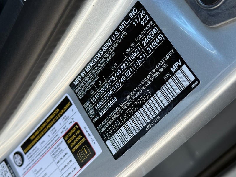 Mercedes-Benz GLE Vehicle Full-screen Gallery Image 24