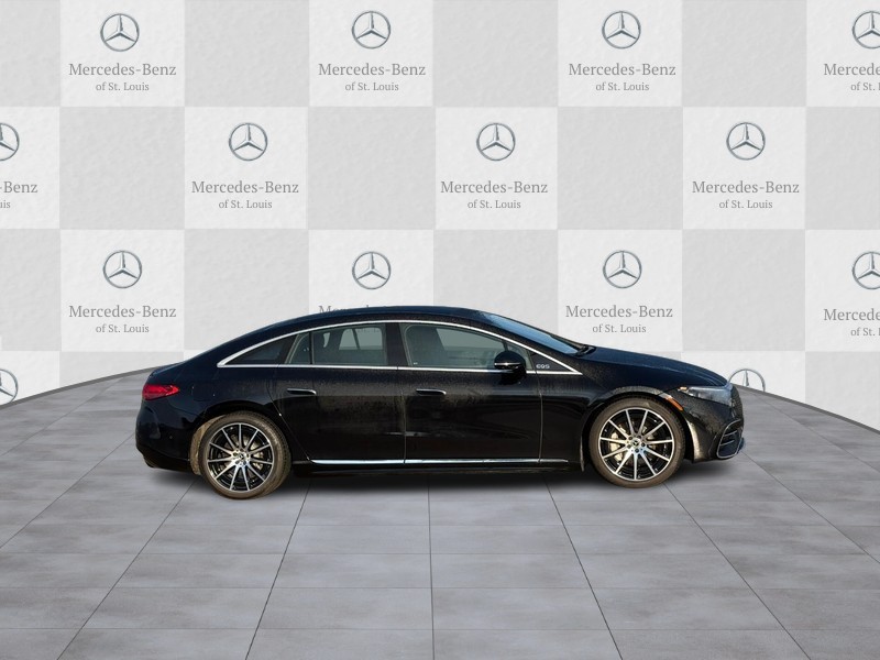 Mercedes-Benz EQS Vehicle Full-screen Gallery Image 2