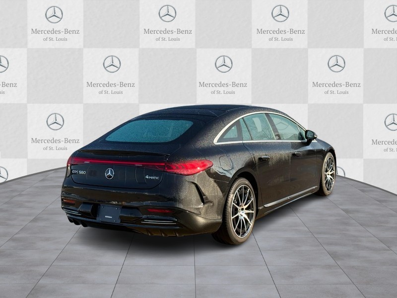 Mercedes-Benz EQS Vehicle Full-screen Gallery Image 3