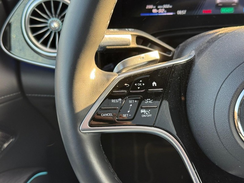 Mercedes-Benz EQS Vehicle Full-screen Gallery Image 20