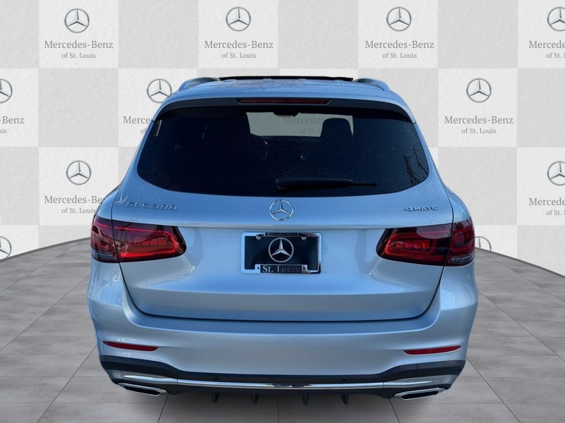 Mercedes-Benz GLC Vehicle Full-screen Gallery Image 6