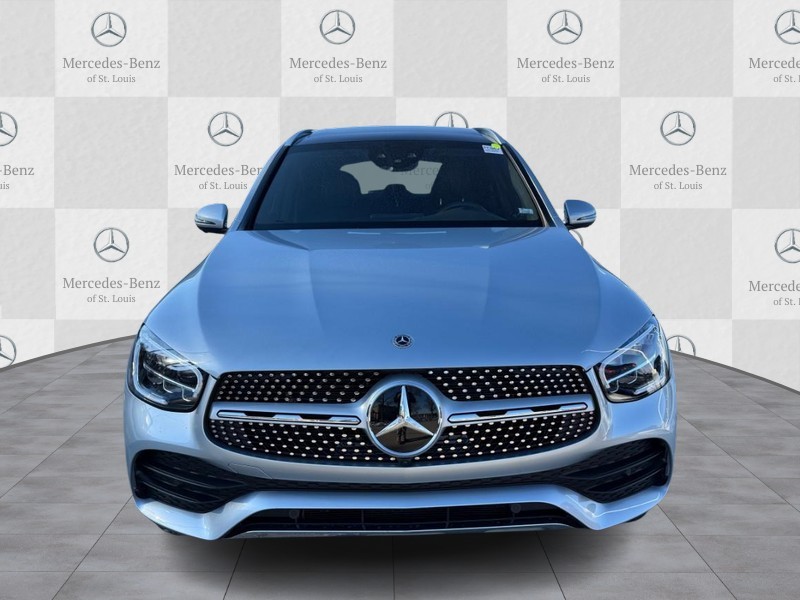 Mercedes-Benz GLC Vehicle Full-screen Gallery Image 7