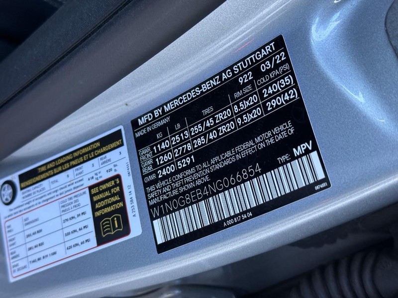 Mercedes-Benz GLC Vehicle Full-screen Gallery Image 26