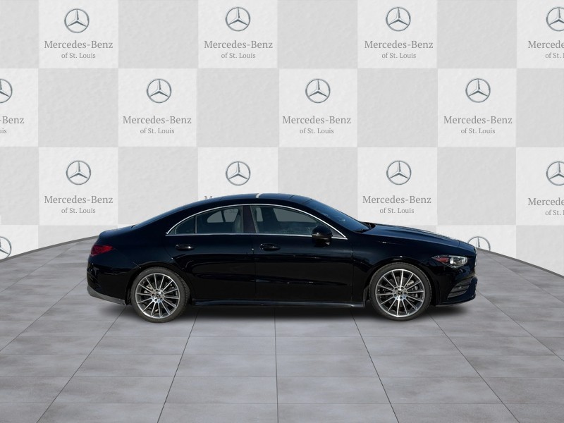 Mercedes-Benz CLA Vehicle Full-screen Gallery Image 02