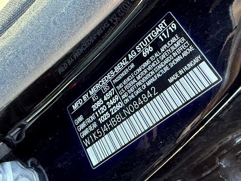 Mercedes-Benz CLA Vehicle Full-screen Gallery Image 26