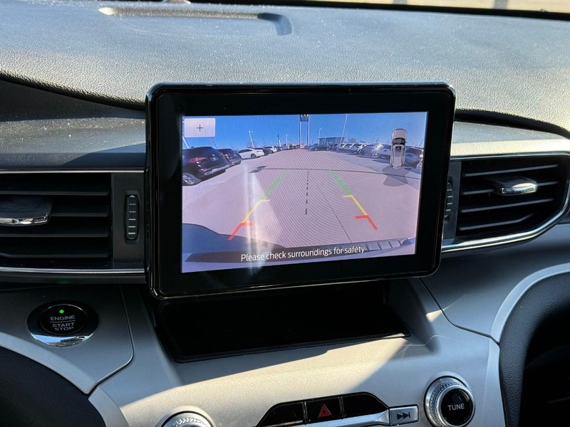 Ford Explorer Vehicle Full-screen Gallery Image 22