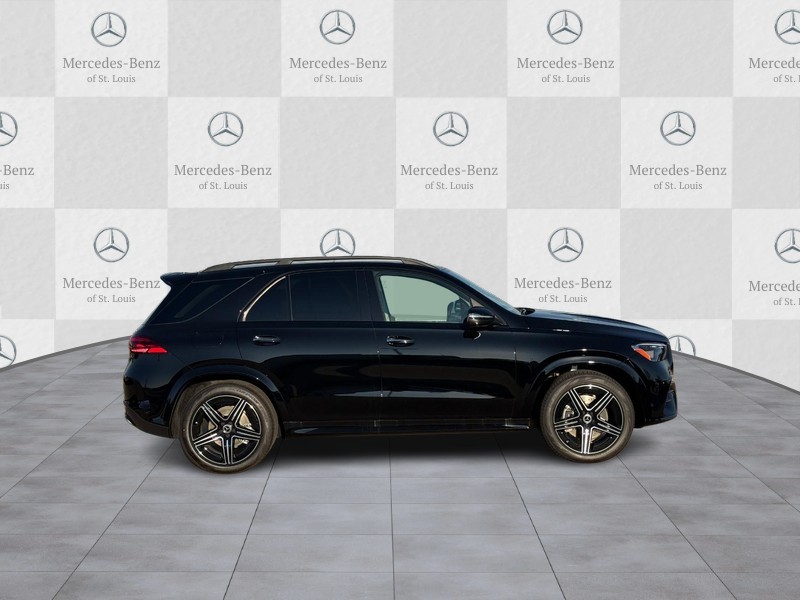 Mercedes-Benz GLE Vehicle Full-screen Gallery Image 2
