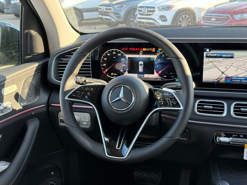 Mercedes-Benz GLE Vehicle Full-screen Gallery Image 7