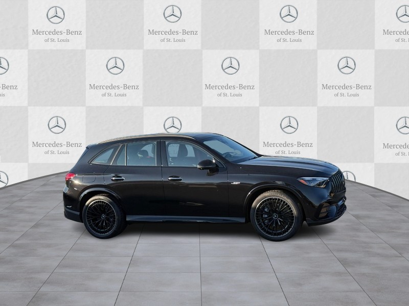 Mercedes-Benz GLC Vehicle Full-screen Gallery Image 2