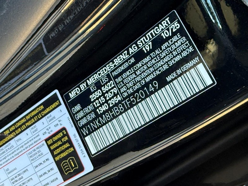 Mercedes-Benz GLC Vehicle Full-screen Gallery Image 18