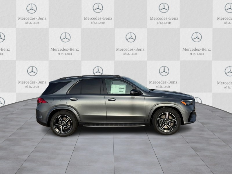 Mercedes-Benz GLE Vehicle Full-screen Gallery Image 2