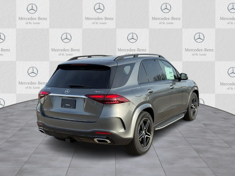 Mercedes-Benz GLE Vehicle Full-screen Gallery Image 3