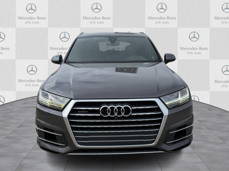 Audi Q7 Vehicle Full-screen Gallery Image 6