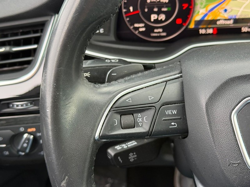 Audi Q7 Vehicle Full-screen Gallery Image 20